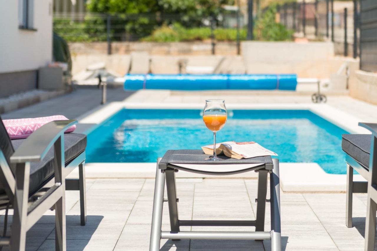 New, Private Heated Swimming Pool, Free Parking, Trogir Centar Apartment Exterior photo